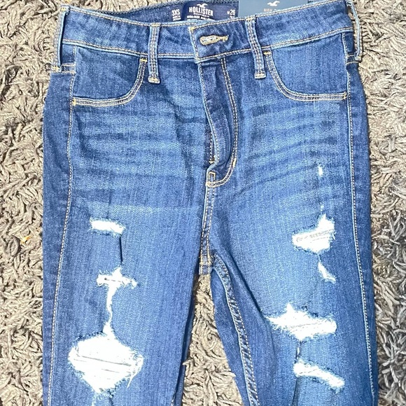 Nwt Hollister distressed high rise jeans - Picture 4 of 5